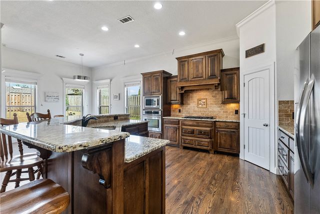 3803 NE Oakbrooke Avenue, Bentonville, AR 72712