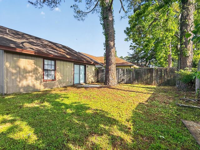 1825 Hunters Path, Fort Walton Beach, FL 32547