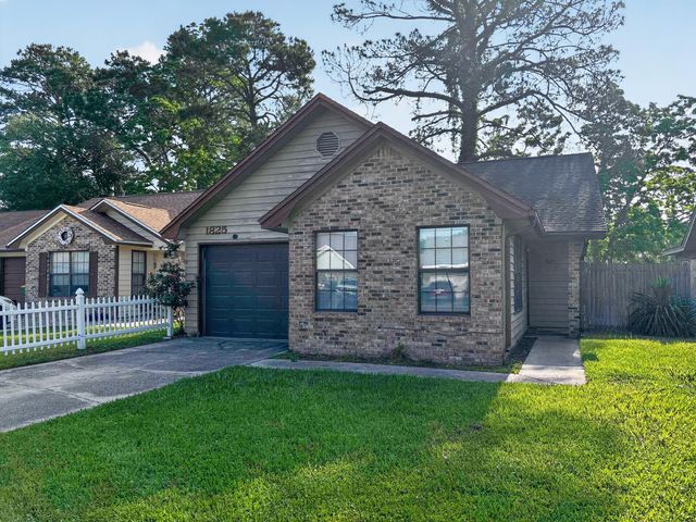 1825 Hunters Path, Fort Walton Beach, FL 32547