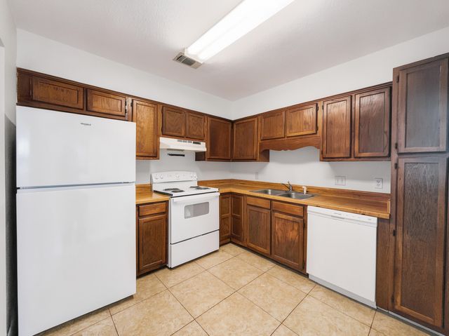 1825 Hunters Path, Fort Walton Beach, FL 32547