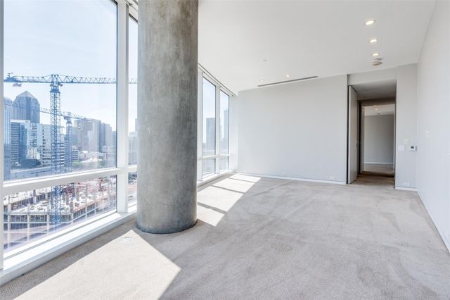 2430 Victory Park Lane 1809, Dallas, TX 75219