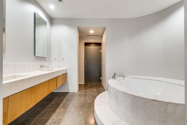 2430 Victory Park Lane 1809, Dallas, TX 75219