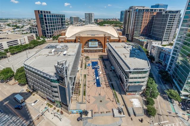 2430 Victory Park Lane 1809, Dallas, TX 75219