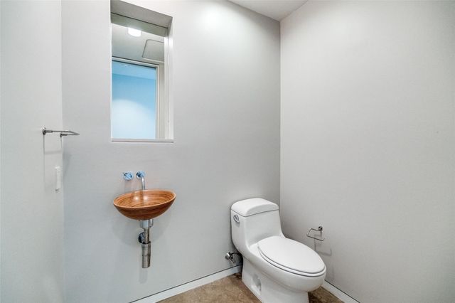 2430 Victory Park Lane 1809, Dallas, TX 75219