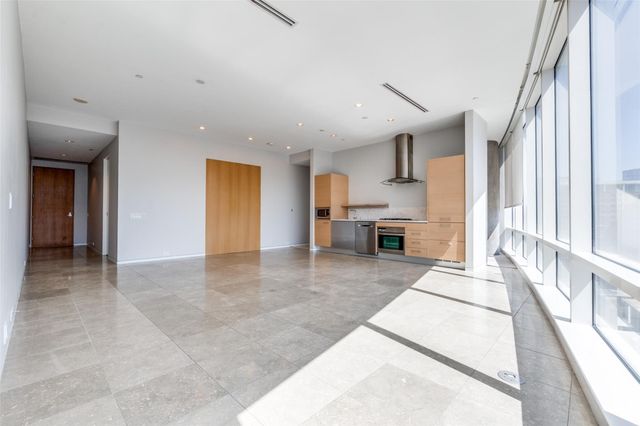 2430 Victory Park Lane 1809, Dallas, TX 75219