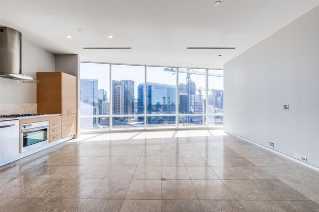 2430 Victory Park Lane 1809, Dallas, TX 75219