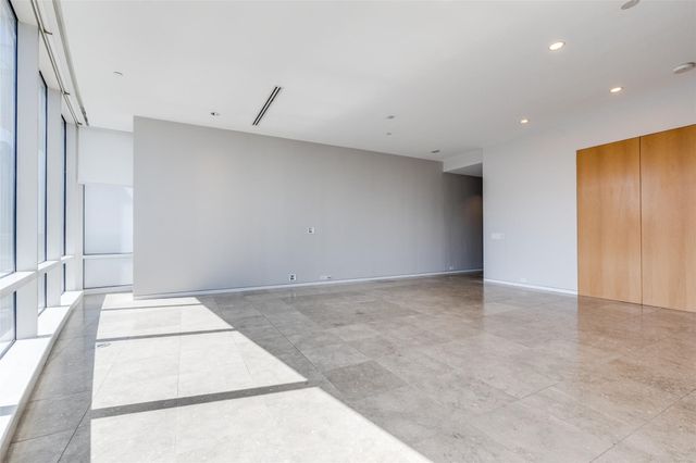 2430 Victory Park Lane 1809, Dallas, TX 75219