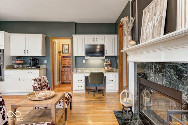 12214 Ridgeside Road, Indianapolis, IN 46256