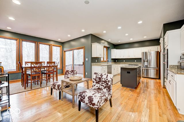 12214 Ridgeside Road, Indianapolis, IN 46256