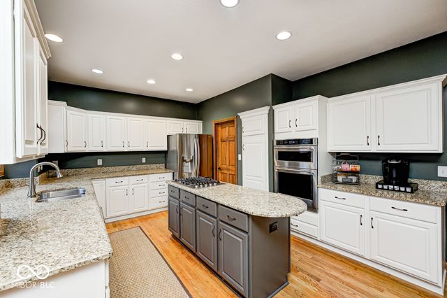 12214 Ridgeside Road, Indianapolis, IN 46256