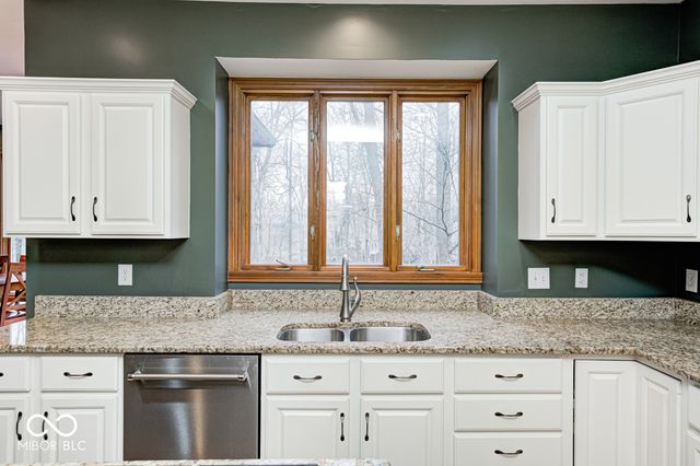 12214 Ridgeside Road, Indianapolis, IN 46256