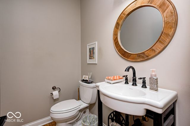 12214 Ridgeside Road, Indianapolis, IN 46256