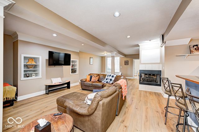 12214 Ridgeside Road, Indianapolis, IN 46256