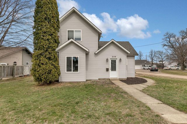 209 E James Street, Paynesville, MN 56362