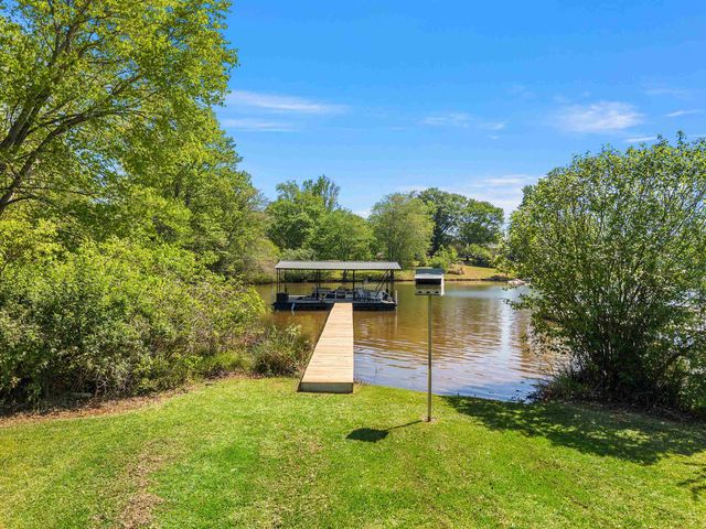 107 Lakeview Drive, Inman, SC 29349