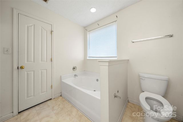 4033 Lakota Court, Charlotte, NC 28269