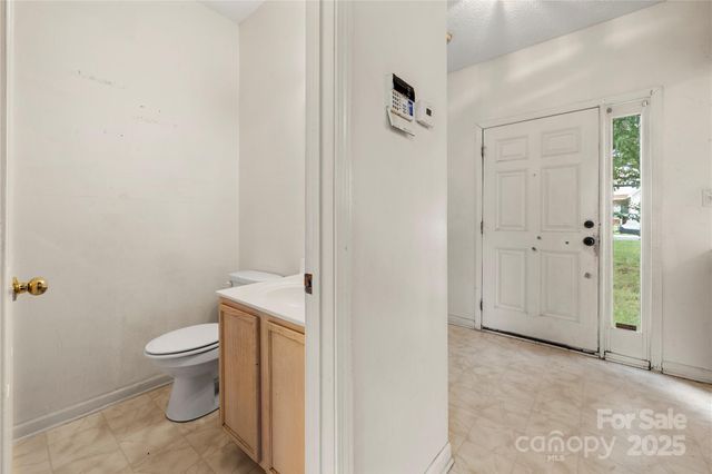 4033 Lakota Court, Charlotte, NC 28269