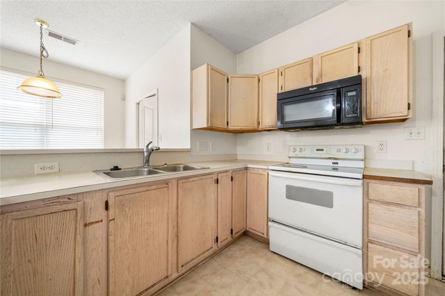 4033 Lakota Court, Charlotte, NC 28269