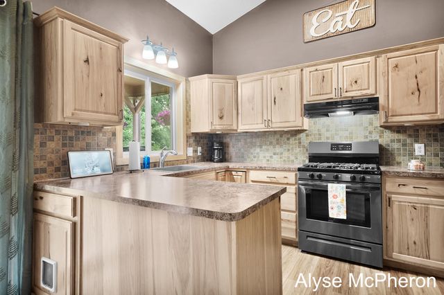 3240 Sunrise Street SE, Grand Rapids, MI 49508