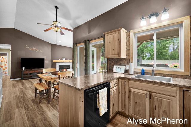 3240 Sunrise Street SE, Grand Rapids, MI 49508