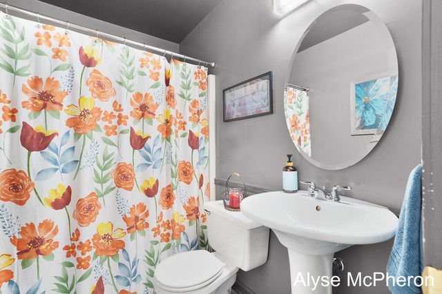3240 Sunrise Street SE, Grand Rapids, MI 49508
