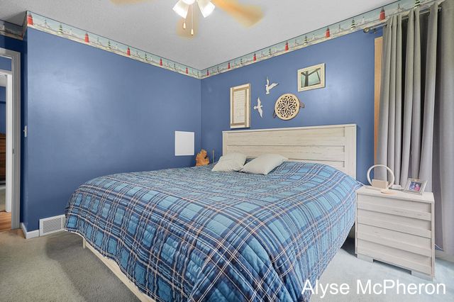 3240 Sunrise Street SE, Grand Rapids, MI 49508