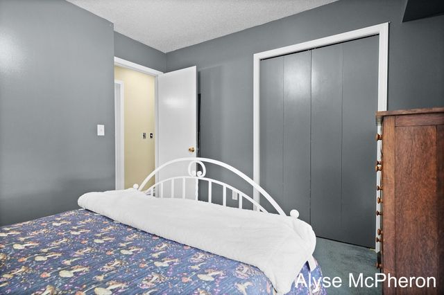 3240 Sunrise Street SE, Grand Rapids, MI 49508