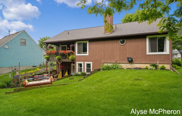 3240 Sunrise Street SE, Grand Rapids, MI 49508