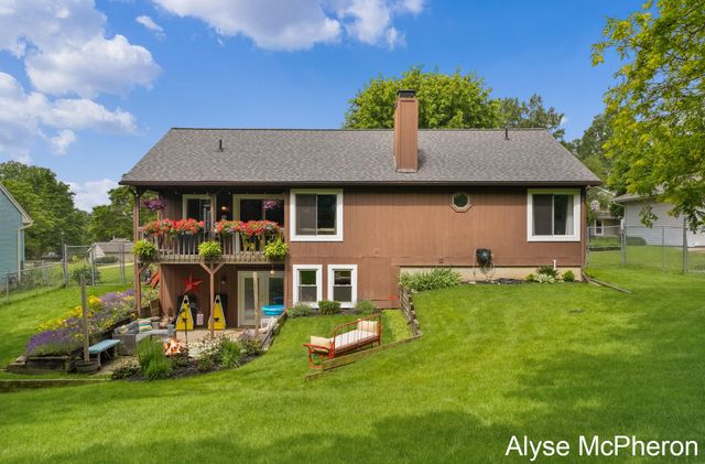 3240 Sunrise Street SE, Grand Rapids, MI 49508