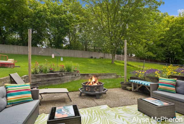 3240 Sunrise Street SE, Grand Rapids, MI 49508