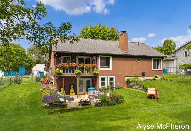 3240 Sunrise Street SE, Grand Rapids, MI 49508