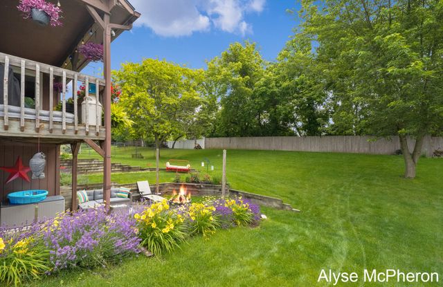 3240 Sunrise Street SE, Grand Rapids, MI 49508