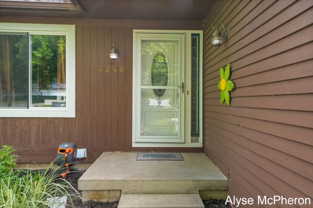 3240 Sunrise Street SE, Grand Rapids, MI 49508