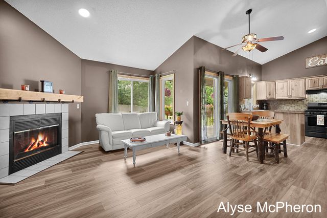 3240 Sunrise Street SE, Grand Rapids, MI 49508