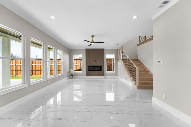 707 Buckalew Street, Dallas, TX 75208