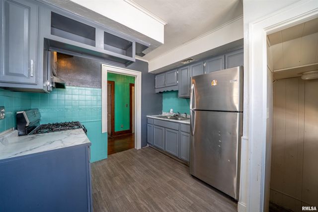 804 W MEADOWS Place, Peoria, IL 61604