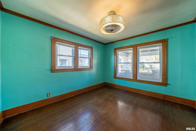 804 W MEADOWS Place, Peoria, IL 61604