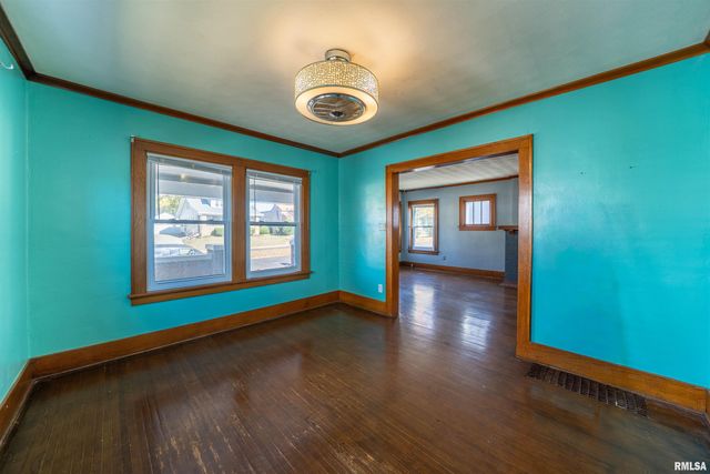 804 W MEADOWS Place, Peoria, IL 61604