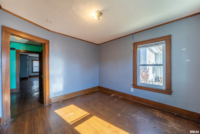 804 W MEADOWS Place, Peoria, IL 61604