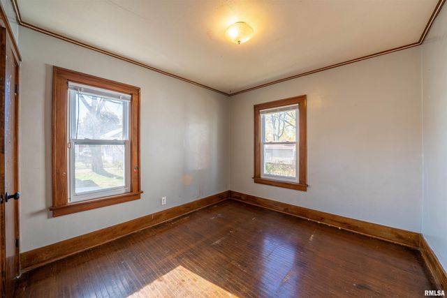 804 W MEADOWS Place, Peoria, IL 61604