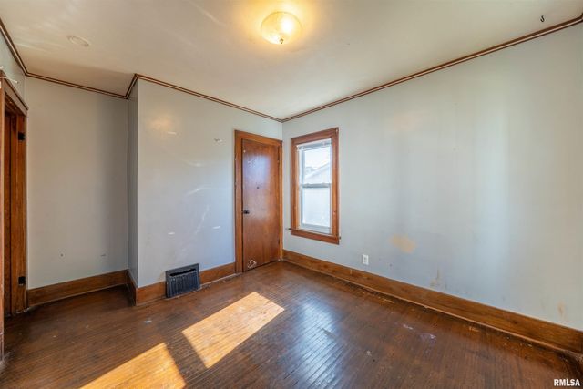 804 W MEADOWS Place, Peoria, IL 61604