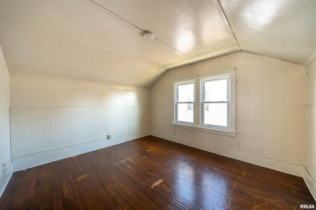 804 W MEADOWS Place, Peoria, IL 61604