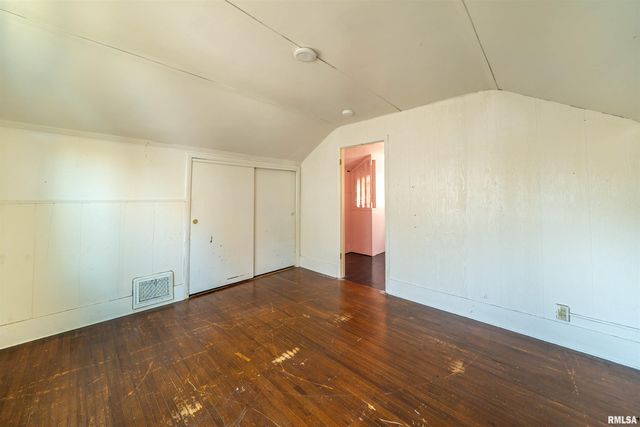 804 W MEADOWS Place, Peoria, IL 61604