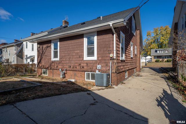 804 W MEADOWS Place, Peoria, IL 61604