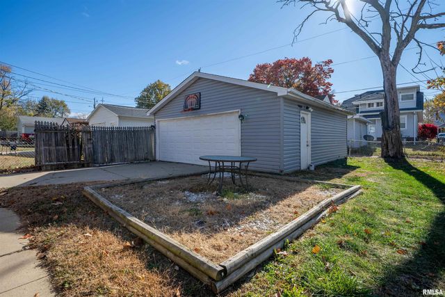 804 W MEADOWS Place, Peoria, IL 61604