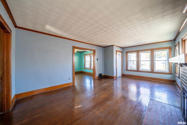 804 W MEADOWS Place, Peoria, IL 61604