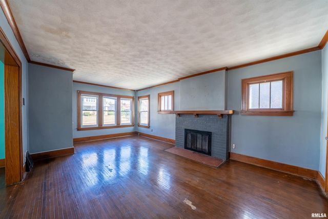 804 W MEADOWS Place, Peoria, IL 61604