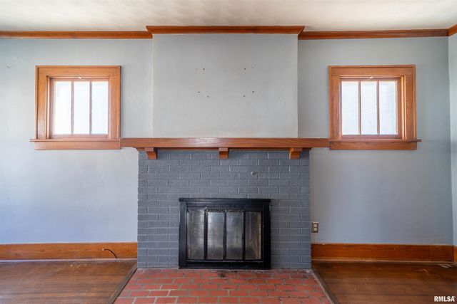 804 W MEADOWS Place, Peoria, IL 61604