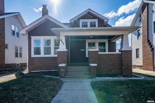 804 W MEADOWS Place, Peoria, IL 61604