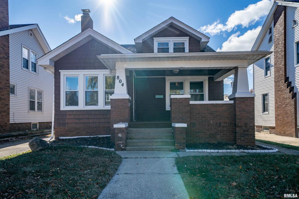 804 W MEADOWS Place, Peoria, IL 61604